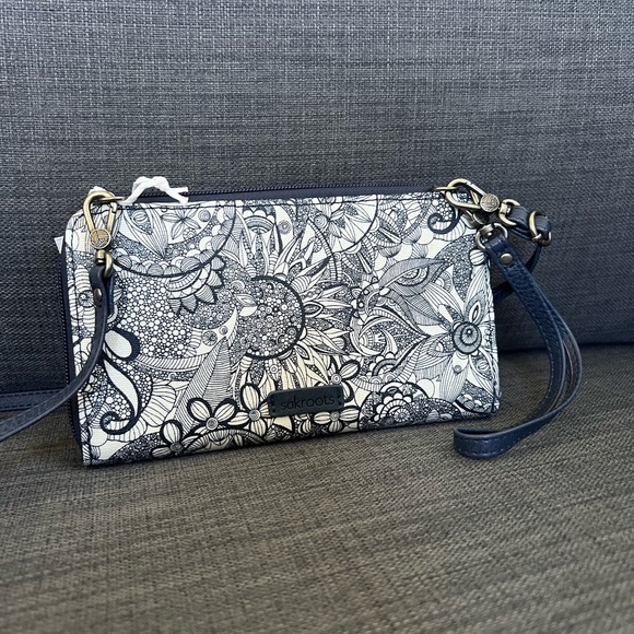 SAKROOTS CONVERTIBLE CROSSBODY WRISTLET WALLET ORGANIZER CASE - Picture 3 of 13